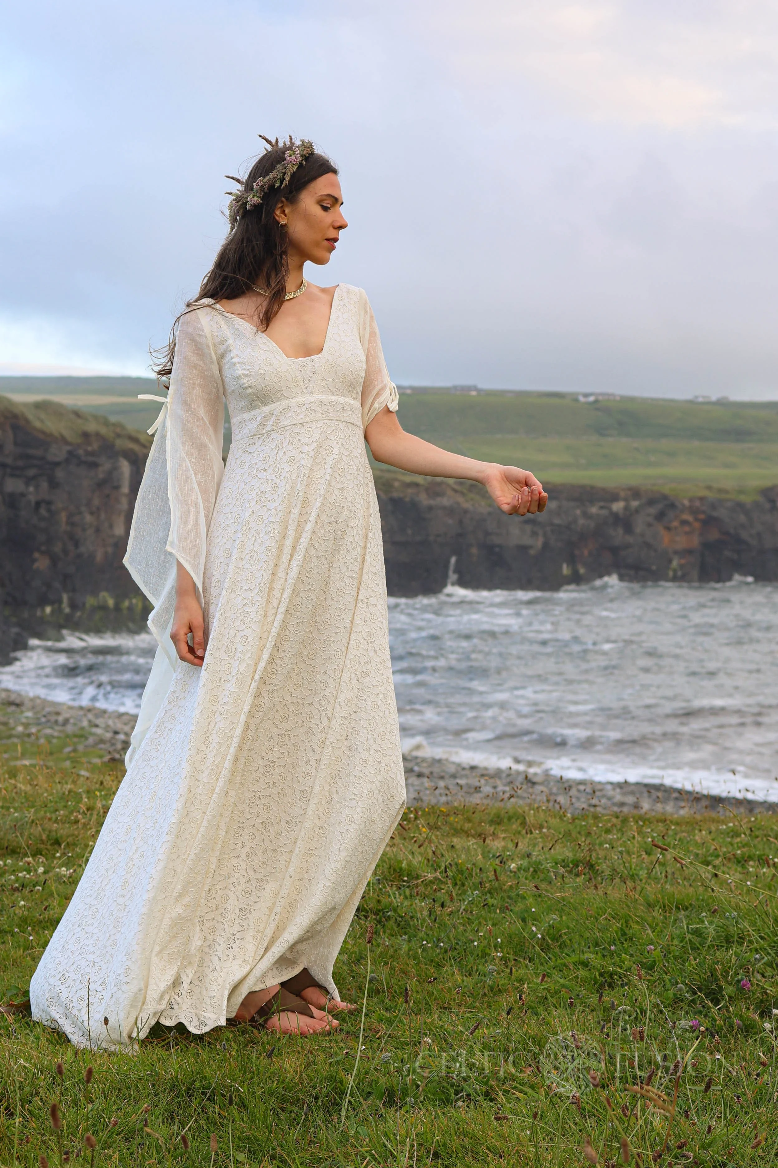 Bohemian wedding dresses with sleeves hot sale